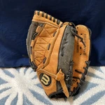 Wilson 11" Softball Fast Pitch Glove Pro 450 FP11 Genuine Leather Tan Black. Fixed Price $22.00.