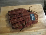 Spalding Calibur Model PRO-B125 42-515 Baseball Glove 12.5". Fixed Price $9.99.
