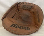 Mizuno MT1050 Catchers Mitt Pro Model - Rht Baseball Glove. Fixed Price $34.99.