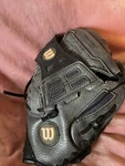 Wilson Youth Baseball Glove 1/2" AO325 Z95 Ez-catch Right-handed T-ball. Fixed Price $14.95.