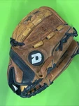 Demarini Helix A0800-SG13 13. Softball Glove Right Hand Throw. Fixed Price $40.49.