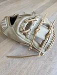 Marucci Ascension Series 11.50 Rht Camel Leather Baseball Glove. Fixed Price $155.00.