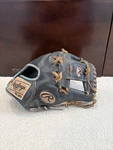 Rawlings Heart Of The Hide R2G Infield Glove 11.5 Tan Navy Blue PROR204U-2CBC. Fixed Price $129.99.