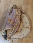 Easton ECG2MT Catchers Glove. Fixed Price $79.00.