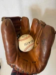 Vintage Spalding 1031 Streamlined Fingers Leather Baseball Glove Usa. Fixed Price $129.99.