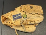 Vintage Mizuno MT2060 Baseball Glove Lite Flex Reinforced Web Taiwan. Fixed Price $47.99.