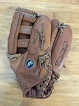 Mizuno MM5075-FB Leather Professional Max Flex Baseball Glove Rht. Fixed Price $14.00.