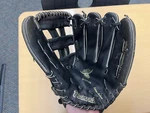 13 Diamond D2020 Oversized Softball/baseball Glove W/leather Piping Game Ready. Fixed Price $39.00.