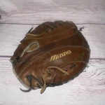 Mizuno MVT-F011 12 Vintage Retro Leather First Base Mitt Left Hand Throw Lht. Fixed Price $39.99.