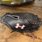 Under Armour Youth Catchers Mitt Rht UACM-100Y Black Red Stitch Baseball Glove. Fixed Price $35.00.