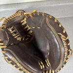 Akadema Catchers Mitt APM43 Custom Glove Series Professional 33 Baseball Rht. Fixed Price $179.99.