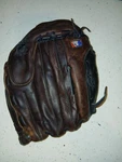 Wilson A475 Mitt 1/2 A0477 125 Lht. Fixed Price $15.99.