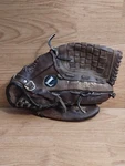 Louisville Slugger Baseball/softball Glove Rht PP250 Pro Players Series 12.75". Fixed Price $30.79.