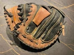 Easton Mako MKY2 Boys 32 Baseball Catchers Mitt Right Hand Throw Rht Ready. Fixed Price $85.45.