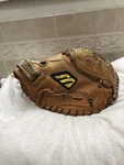 Mizuno Unisex Thick, Tough Tight Fit 33 Softball Catchers Mitt Right Hand Throw. Fixed Price $110.00.