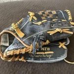 Rawlings Steve Avery RBG96TB Baseball Glove 11 1/2 Inch Right Handed. Fixed Price $19.95.