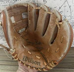Wilson Youth Model A2295 Signed George Brett Baseball Glove 9" Right Hand Throw. Fixed Price $20.95.