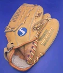 Spalding Supreme Competition Series 42-053 Softball Glove Top Grain Leather Rht. Fixed Price $17.99.