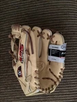 Louisville Slugger Series 125 Tan Rht Infield Glove Nwt. Fixed Price $65.00.