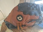 Demarini Tempest Ecco Leather Fastpitch Glove 12.5" A0540 Right Hand Throw TP125. Fixed Price $33.95.