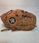 Macgregor MG23 Dwight Evans Custom Built Baseball Glove Right Hand Throw. Fixed Price $14.99.