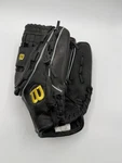 Wilson Baseball Glove A600 12.5" Rht Black Adjustable Wrist Strap, Euc. Fixed Price $28.95.