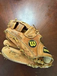 Wilson A2136 11 Lht Baseball Glove! Good Condition! Look!. Fixed Price $20.00.