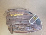 Mizuno Gfn 1303RG Franchise Superior Design Glove Inch Right Hand Throw Rht. Fixed Price $25.52.
