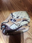 Louisville Slugger Series LS1052P Leather Glove 10.5 Rht (free Shipping ). Fixed Price $24.00.