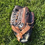 Louisville Slugger BPST1400 Baseball Glove Bruise Gard Padding Rh Leather. Fixed Price $36.00.