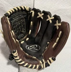 Rawlings PL105BB 10.5 Players Series Right-handed Throw Glove Slanted Web. Fixed Price $11.00.