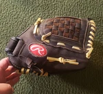 Rawlings 11.5" Highlight Series H150BRNC Brown Baseball Glove Right Hand. Fixed Price $19.99.