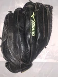 Mizuno Gpl 1250F1 12.5 Fast Pitch Power Close Left Glove ( Right Throw) Black. Fixed Price $17.83.