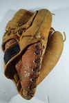 Wilson A2944 Baseball Glove: Right Hand Throw 100% Leather 1950'S. Fixed Price $25.00.