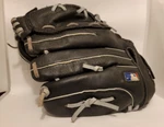 Wilson A425 Ez-catch Youth Baseball Glove Pirates #88 (10") (black,gray) Great. Fixed Price $14.81.