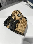 Rawlings The Playmaker Series Fastback Youth 10" Rht Baseball Glove PM809RPW. Fixed Price $17.25.
