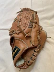 Wilson Autograph Baseball Glove Pro Special #1114 George Brett Left Hand Rht. Fixed Price $23.99.