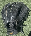 Mizuno Fast Pitch Softball 13 Glove Right Handed Rh. Fixed Price $34.99.