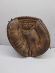 Spalding Rh Vintage Catcher's Mitt 42-785 Ezflex Yankees Larry Yogi Berra. Fixed Price $22.00.