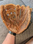 Louisville Slugger Rht Pro Glove Series Japan G125-3 Oil Treated Leather. Fixed Price $35.00.