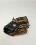 Wilson 12" Right Handed Throw Rht Baseball Glove Mitt A0350TR12 Brown Black R350. Fixed Price $17.99.