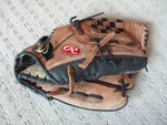 Rawlings BB12BF Leather Baseball Glove Fastback Model Mvp Series Rht Mitt *. Fixed Price $14.99.