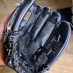 Wilson Mini-pro Youth Baseball Glove 2190 Black Tee- Ages 4-8 Rht. Fixed Price $16.14.