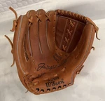 Vintage Wilson A2163 Jim Catfish Hunter Autograph Model Lht 11" Baseball Glove. Fixed Price $29.99.