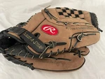 Rawlings SE135 Softball / Baseball Glove 13.5 Inch Leather Rht Right Hand Throw. Fixed Price $29.95.