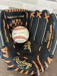 Rawlings Youth Glove PP224 Jeter Turn Black Rht Leather Excellent Condition. Fixed Price $18.99.