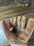 Vintage Wilson A2975 Action Web Grip Tite Pocket Baseball Glove Rht. Fixed Price $24.00.