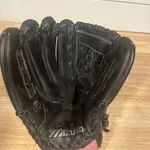 Mizuno Gsh 1250 Lht Pro Model 12.5 In Softball Mitt Glove. Fixed Price $45.99.
