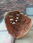 Louisville Slugger Super Daddy LSG8 Leather Baseball/softball Glove. Fixed Price $39.90.