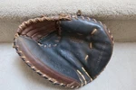 Rawlings Lite Toe Owned Player Preferred Rht 1/2" Catchers Glove RCM325SB. Fixed Price $45.00.